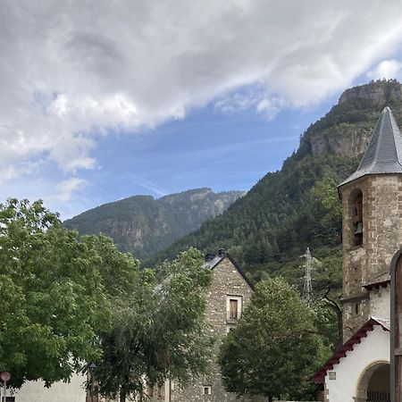 Precioso Atico Acogedor En Canfranc Exterior photo