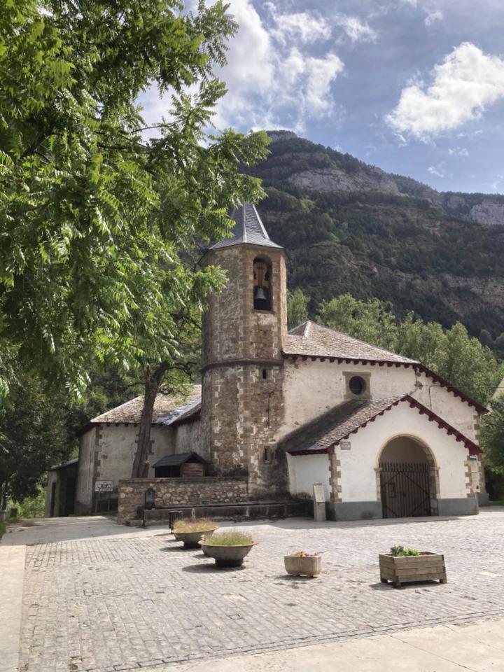 Precioso Atico Acogedor En Canfranc Exterior photo