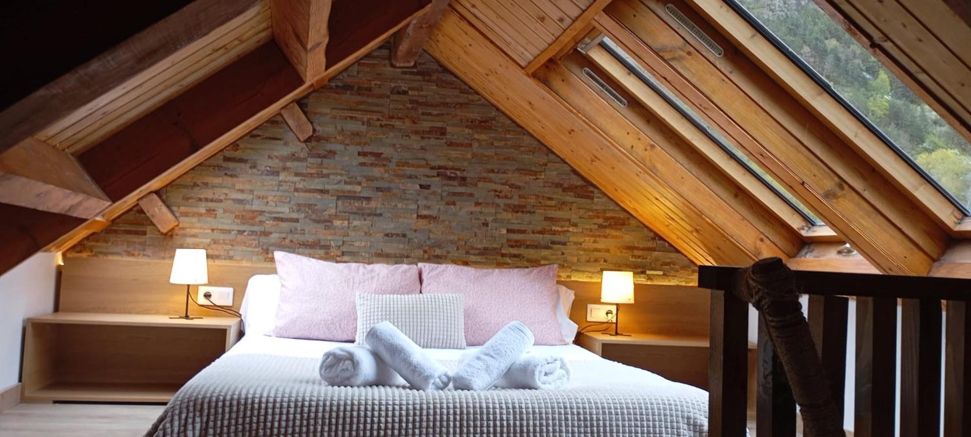 Precioso Atico Acogedor En Canfranc Exterior photo